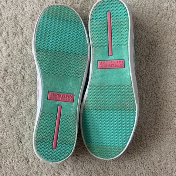 Sperry Topsiders, kids size 4.5 (equal to adult size 6.5) EUC - Picture 2 of 3